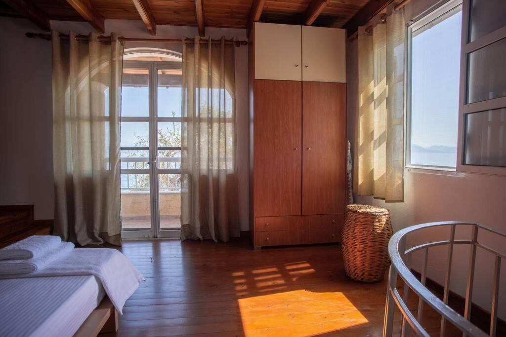 Kohyli Beachfront House Agia Pelagia Chlomou Exterior photo