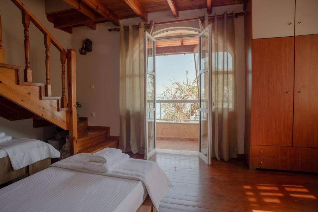 Kohyli Beachfront House Agia Pelagia Chlomou Exterior photo
