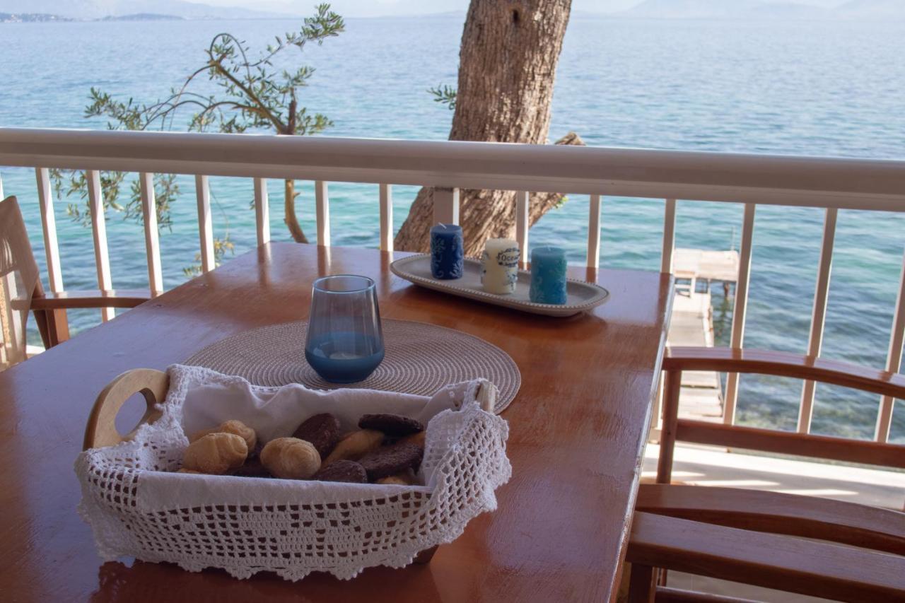 Kohyli Beachfront House Agia Pelagia Chlomou Exterior photo