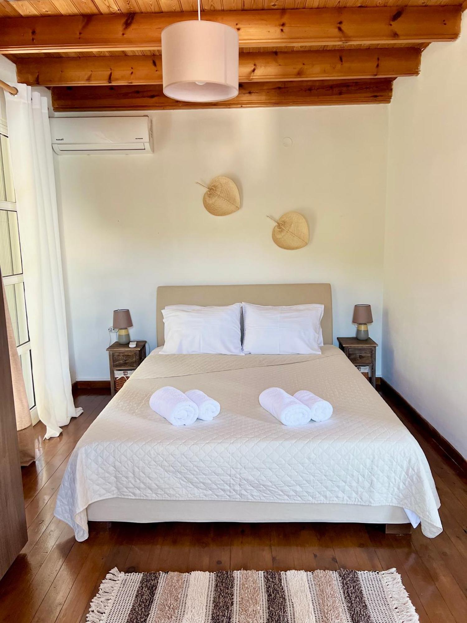 Kohyli Beachfront House Agia Pelagia Chlomou Exterior photo