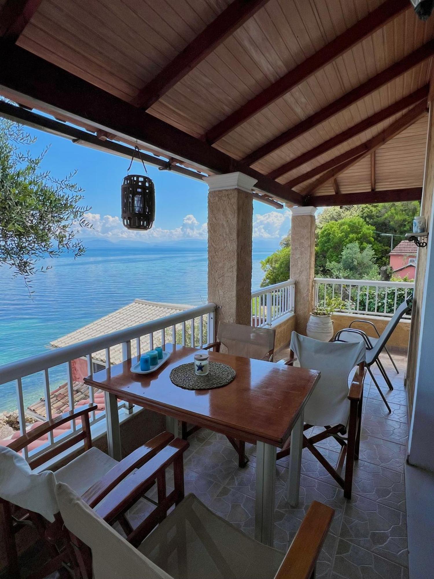 Kohyli Beachfront House Agia Pelagia Chlomou Exterior photo