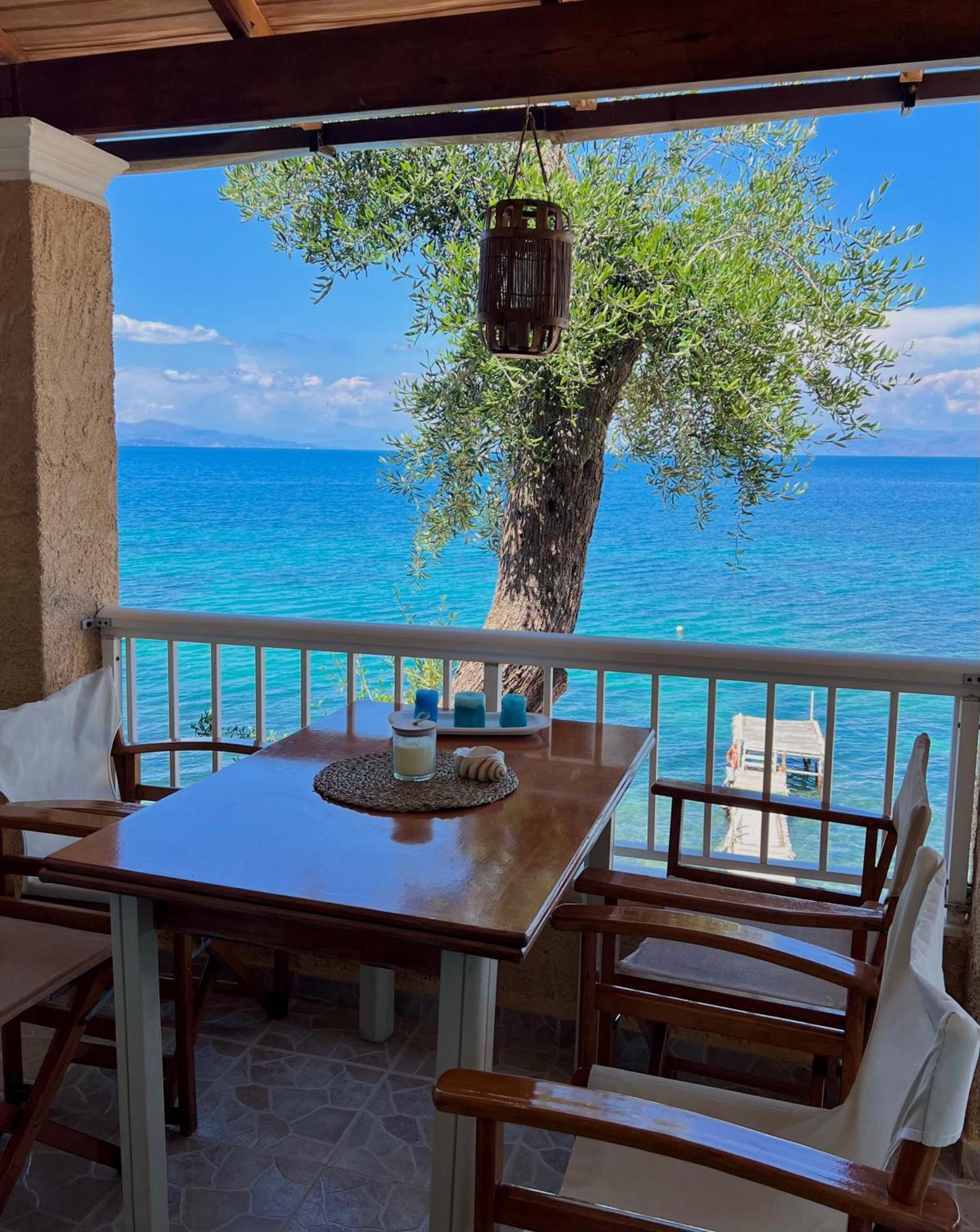 Kohyli Beachfront House Agia Pelagia Chlomou Exterior photo